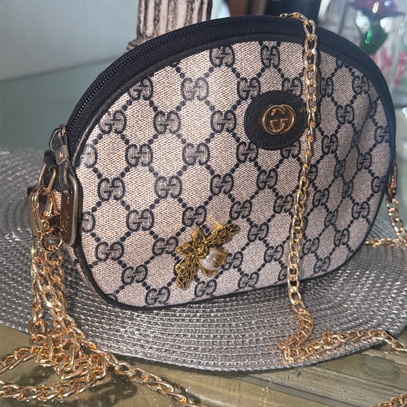 💯Gucci Blue and Beige Crossbody Bag with Gold Accents Rare - Picture 4 of 12